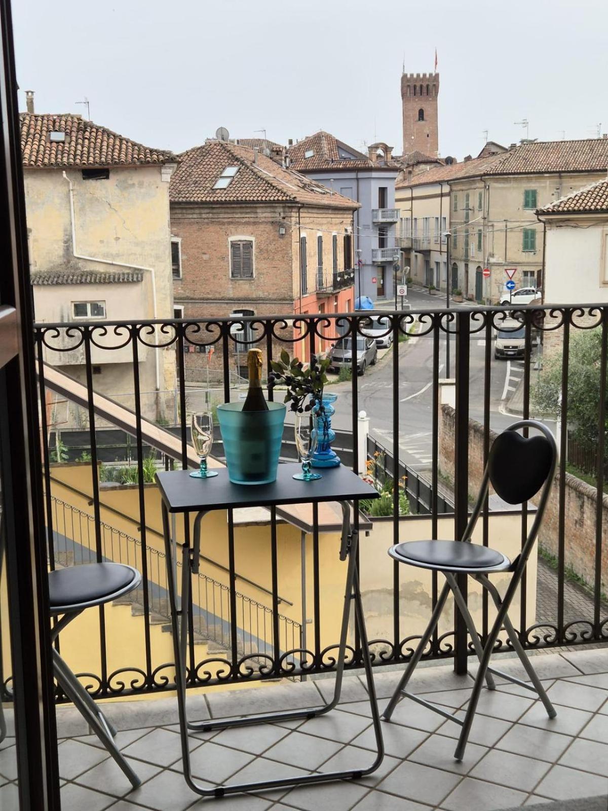 Appartement Nonnos Panorama à Nizza Monferrato Extérieur photo